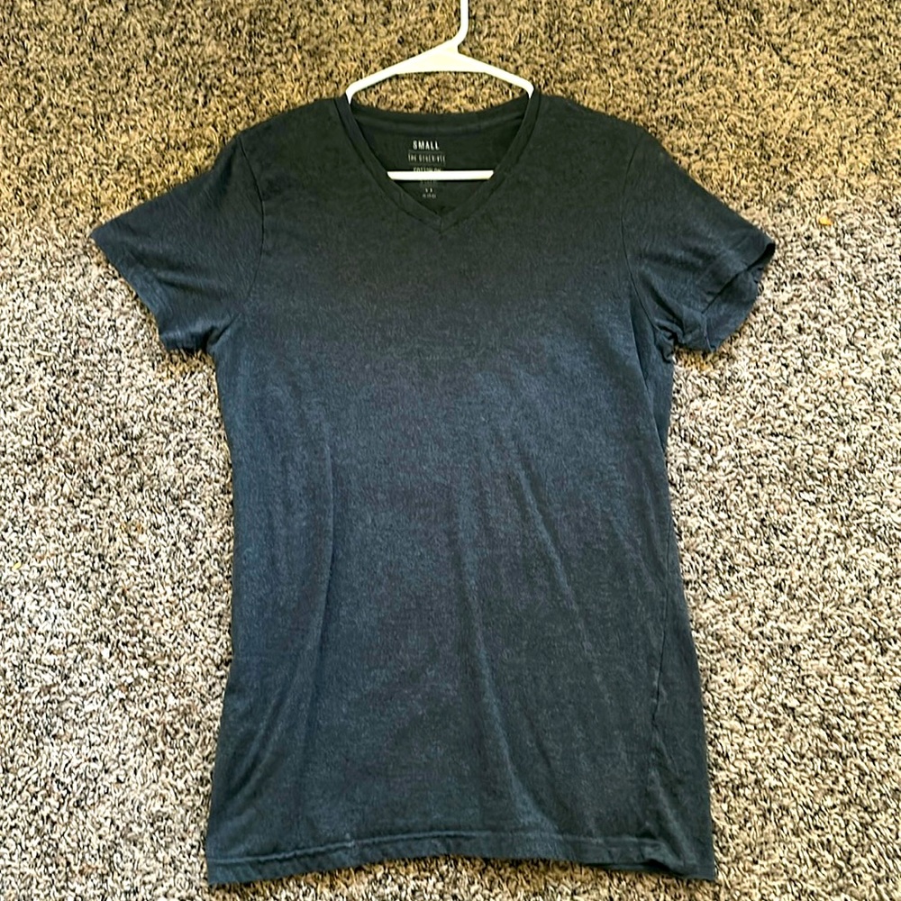 Cotton On dark grey v-neck t-shirt. Size S.